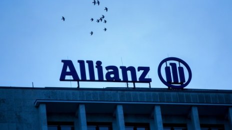 Allianz устоява на кризата, но не даде годишна прогноза 
