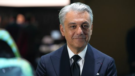 Списъкът на Renault с наследници на Лука де Мео може да включва и мениджър от Stellantis