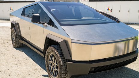 Tesla планира да произвежда по 200 хил. пикапа Cybertruck годишно