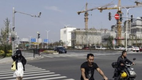 Китай ограничава за първи път банковото кредитиране за недвижими имоти