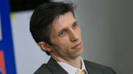 Учен: Световната икономика навлиза в порочен цикъл, подобен на България от 90-те