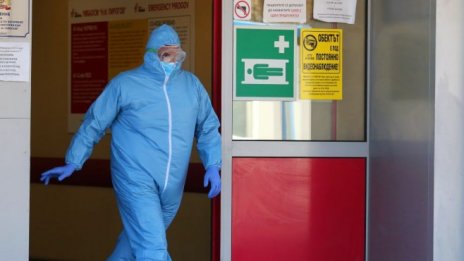 Свръхсмъртността в България намаля наполовина през декември
