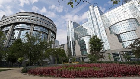 Кои големи въпроси отложи Брюксел за след изборите за европарламент?