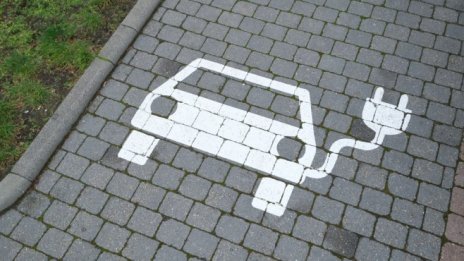 Гърция ще субсидира купувачите на електрически автомобили със 100 млн. евро