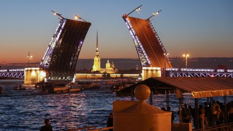 Санкт Петербург пести пари - отменени са тържествата за Коледа и Нова година