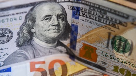 Не може да се разчита безкрайно на китайската подкрепа за долара