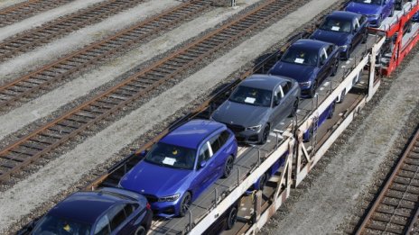 Продажбите на BMW се сриват с една четвърт през второто тримесечие