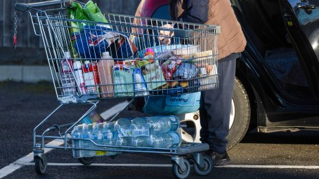 Продажбите на дребно във Великобритания са нараснали най-силно от май насам