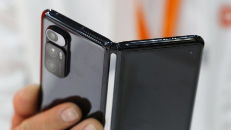 Отслабващото търсене на смартфони повлече надолу приходите на Xiaomi