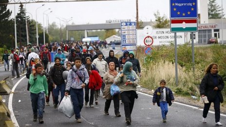 Правителството обмисля промени в условията за интеграция на бежанци