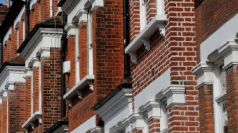 Рисковите ипотечни кредити растат в уязвимите на Brexit британски области