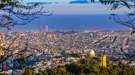 Кметът на Барселона обяви война на Airbnb