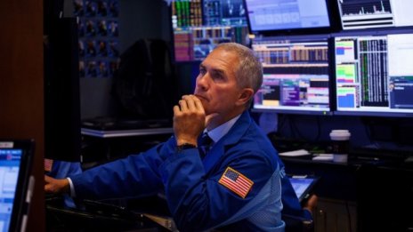 S&P 500 и Dow се отправят към края на най-добрия си август от 80-те години насам*