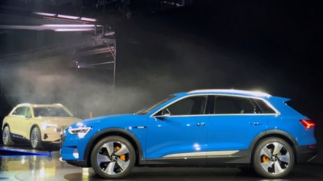 Audi пуска електрически SUV в задния двор на Tesla с помощта на Amazon