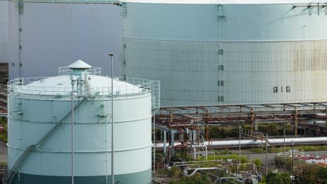 Цените на петрола се покачват заради притеснения за предлагането в Близкия изток*