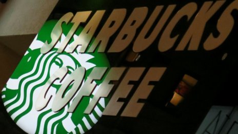 Starbucks ще назначи на работа 10 хил. бежанци