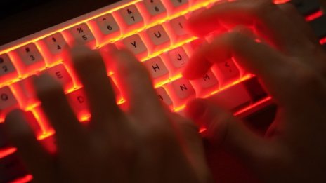 Експерти предлагат: 4 април да е ден без платени тролове и фалшиви профили