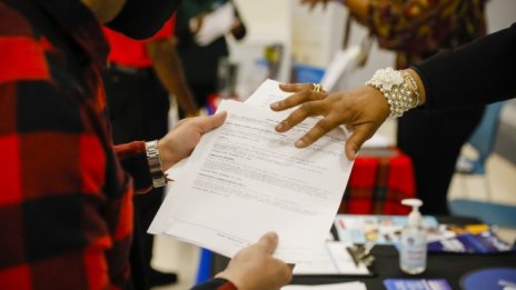 Молбите за помощи при безработица в САЩ са на най-ниското си ниво от 1969 г.