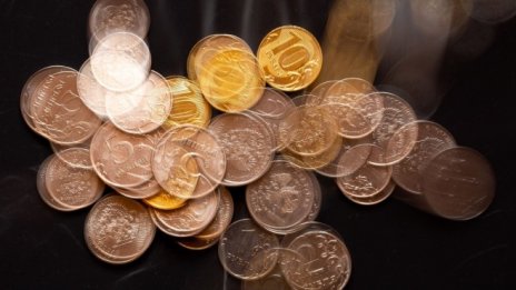 Рублата продължава да укрепва след изявлението на Путин за плащанията по газа