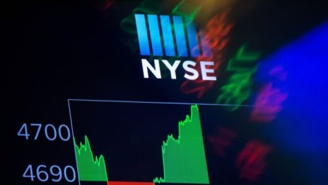 Индексите на Wall Street започват сесията с плахи ръстове*