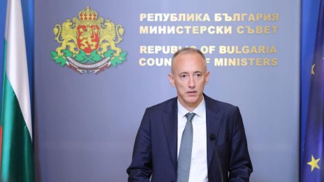 МОН ще предложи облекчаване на програмите в прогимназиалния етап