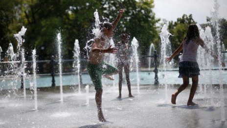 Графика на деня: Малка или голяма е всъщност България?