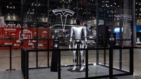 Китайски компании следват Tesla по петите в надпреварата на пазара на хуманоидни роботи