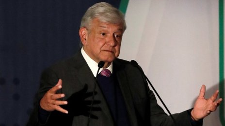 Андрес Обрадор поема президентския пост в Мексико