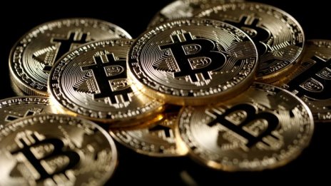 Кървав ноември за биткойна, срив на цената с 37%