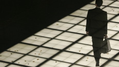 Графика на деня: Местни играчи доминират М&A пазара в България