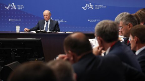 Путин вижда шанс за мир, но той трябва да бъде договорен между Русия и Украйна