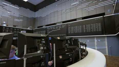 Европейските борси изпращат най-слабия месец от година насам
