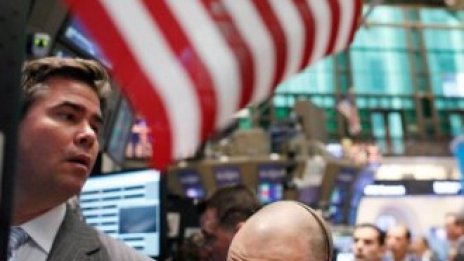 Dow Jones потъна до месечно дъно