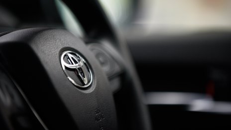 Toyota отлага старта на производството на своя първи електромобил в САЩ за 2026 г.