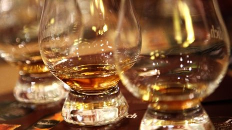 Американско уиски вместо сингъл малц скоч за феновете на уиски в САЩ