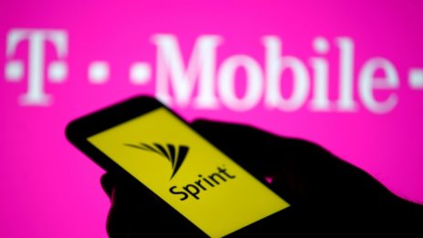 Щатската комуникационна комисия одобри на косъм сделката на T-Mobile US и Sprint
