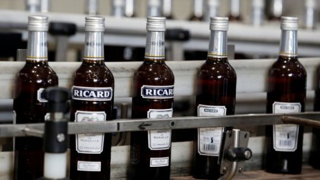 Pernod Ricard отчита забавяне на търсенето в Азия