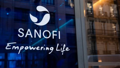 Защо фармаконцернът Sanofi изправи на нокти Париж? 