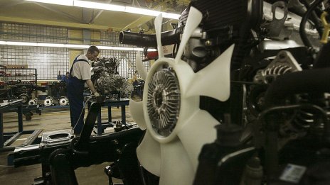 Военната машина на Путин може би е тайното оръжие на икономиката