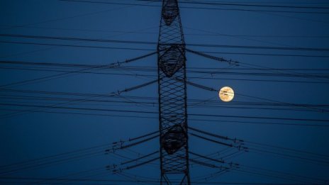 Цената на тока отчита спад на енергийната борса през януари