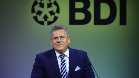 Шефчович: ЕС обмисля да спре временно въглеродния данък върху торовете 