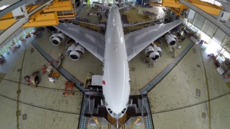 Airbus създаде нова версия на най-големия пътнически самолет в света