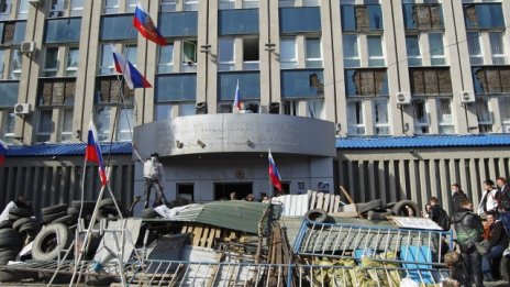 Най-богатият украинец опитва да потуши напрежението в страната