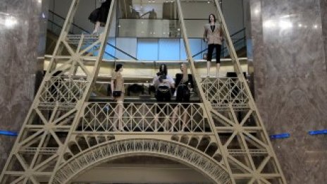Galeries Lafayette връща "Шанз-Елизе" на модната карта в Париж