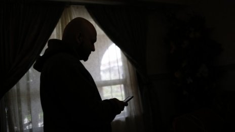 ЕК: До 400 онлайн платформи поддържат съдържание с терористични послания