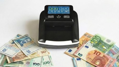 Как да разпознаем фалшиво евро: обективните методи в ерата на новата валута