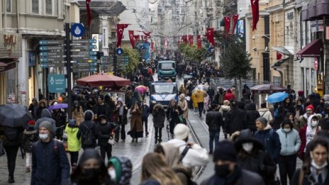 Турската лира сложи край на петдневната си печеливша серия