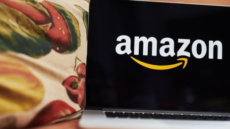 Поръчките преживяват бум, но ситуацията не е толкова розова за Amazon
