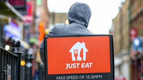 Just Eat Takeaway записа 14% ръст на поръчките през четвъртото тримесечие