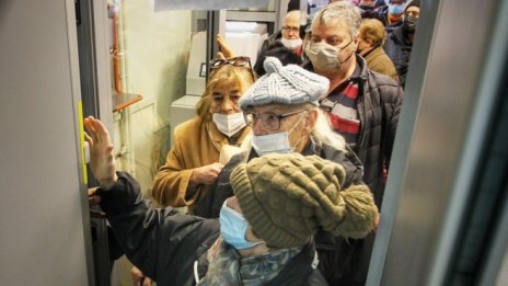 Казусът с пенсиите - заради непрофесионалното смесване на две системи